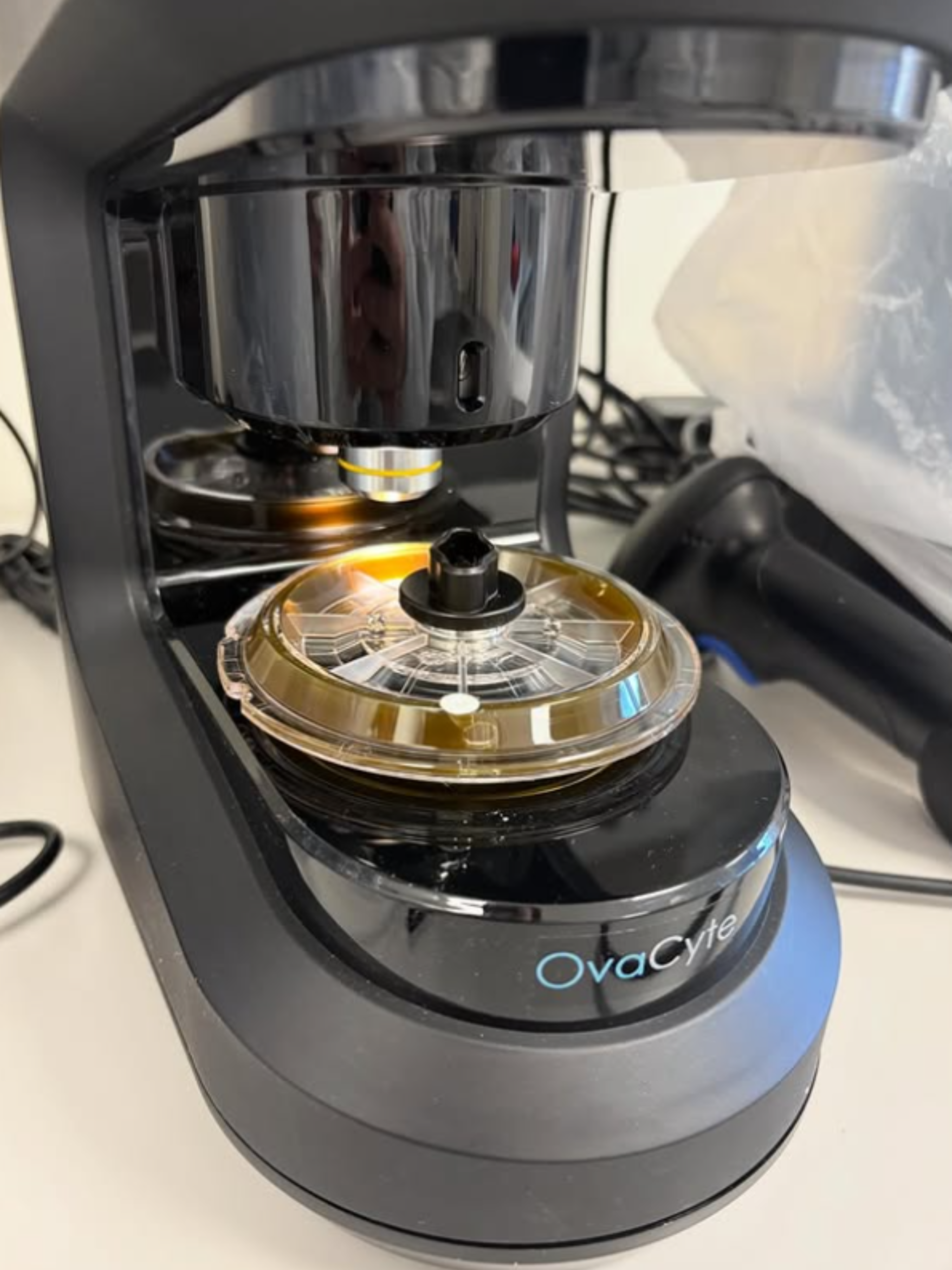 Eurofins tr&auml;ckprovtagning. Bilder tas av provet som sedan analyseras, &auml;ggen r&auml;knas och artbest&auml;ms med hj&auml;lp av AI och en enorm bildbank.